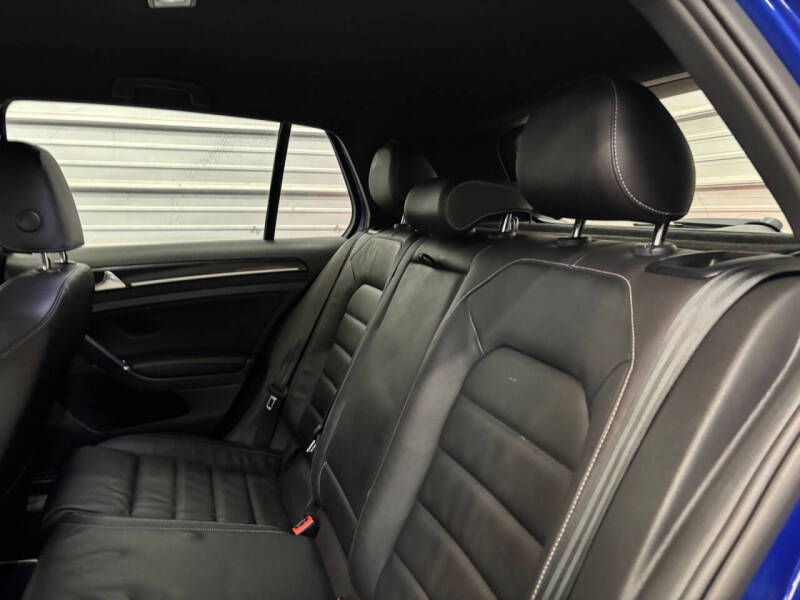 2017 Volkswagen Golf R 4Motion