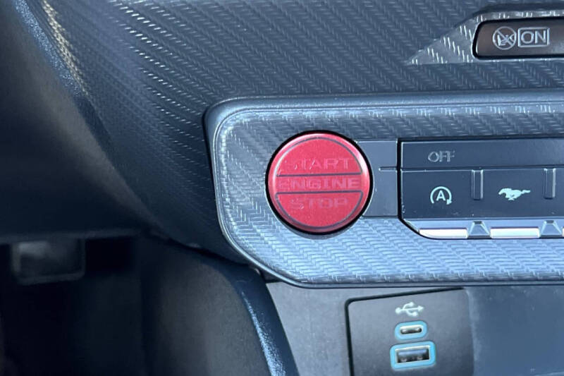 2025 Ford Mustang EcoBoost