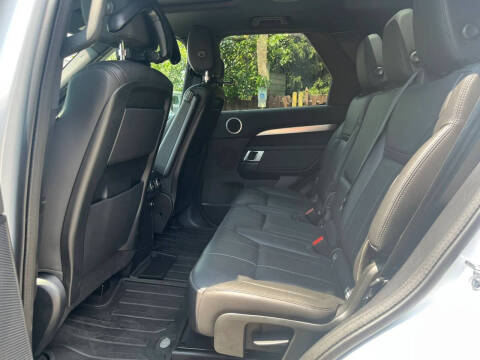 2020 Land Rover Discovery Landmark Edition