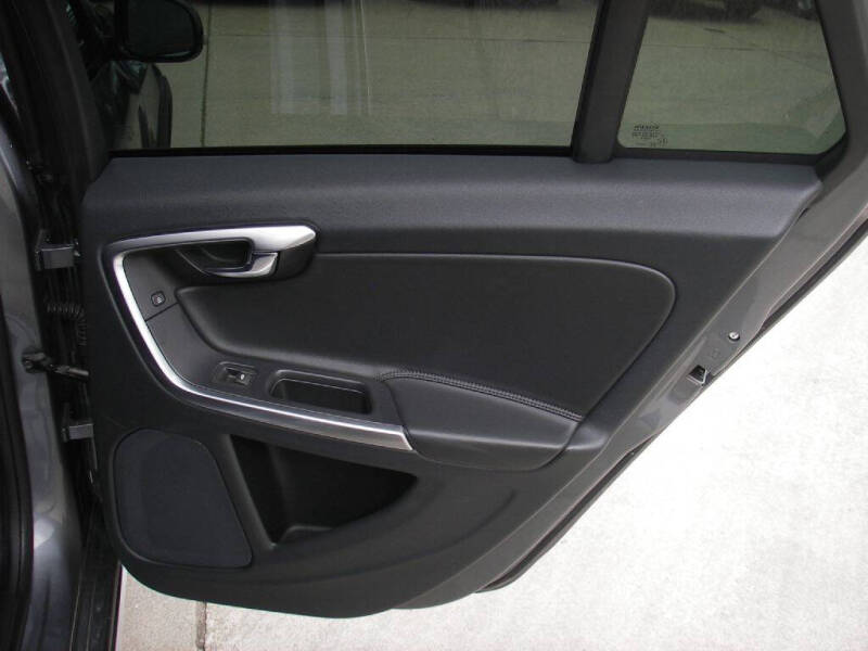 2018 Volvo V60 Cross Country T5 Premier