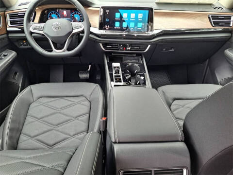 2025 Volkswagen Atlas SE