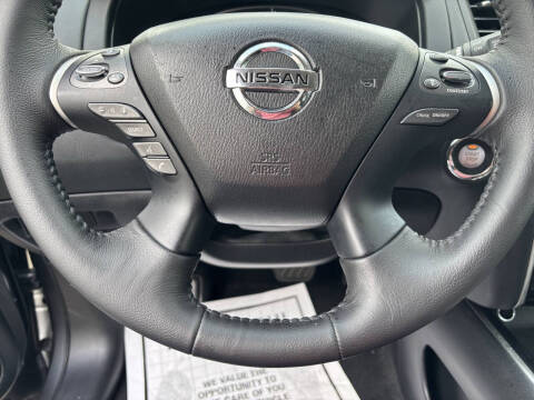 2020 Nissan Pathfinder SV