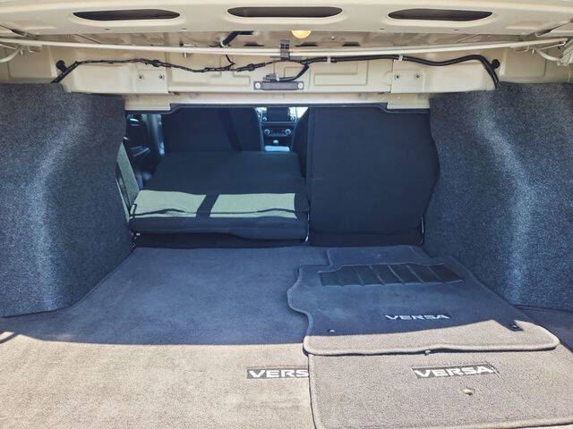 2021 Nissan Versa SR