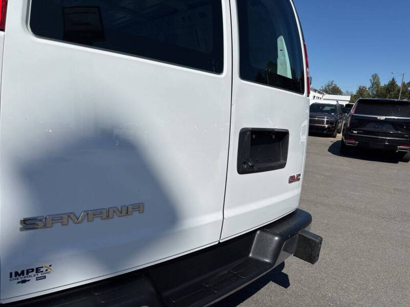 2023 GMC Savana 2500