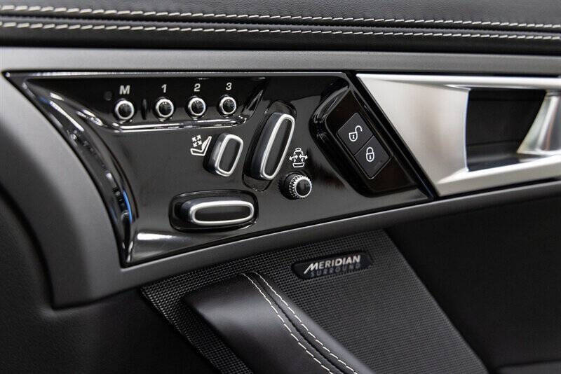 2016 Jaguar F-TYPE R