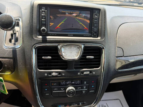2014 Chrysler Town and Country Touring