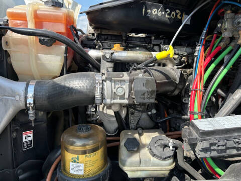 2012 Freightliner Cascadia 113 Semi Truck