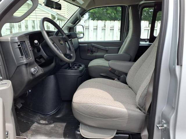 2025 Chevrolet Express 3500