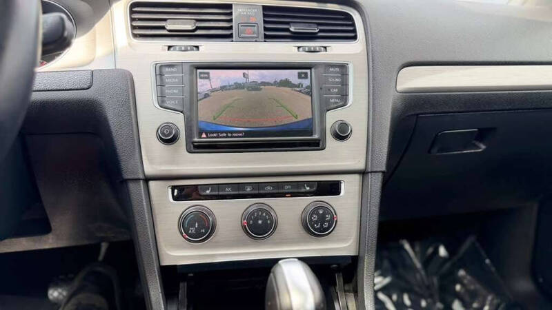 2017 Volkswagen Golf TSI Wolfsburg Edition