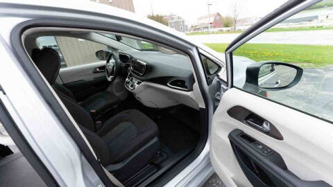 2024 Chrysler Voyager LX