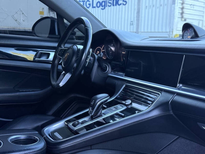 2018 Porsche Panamera 4S