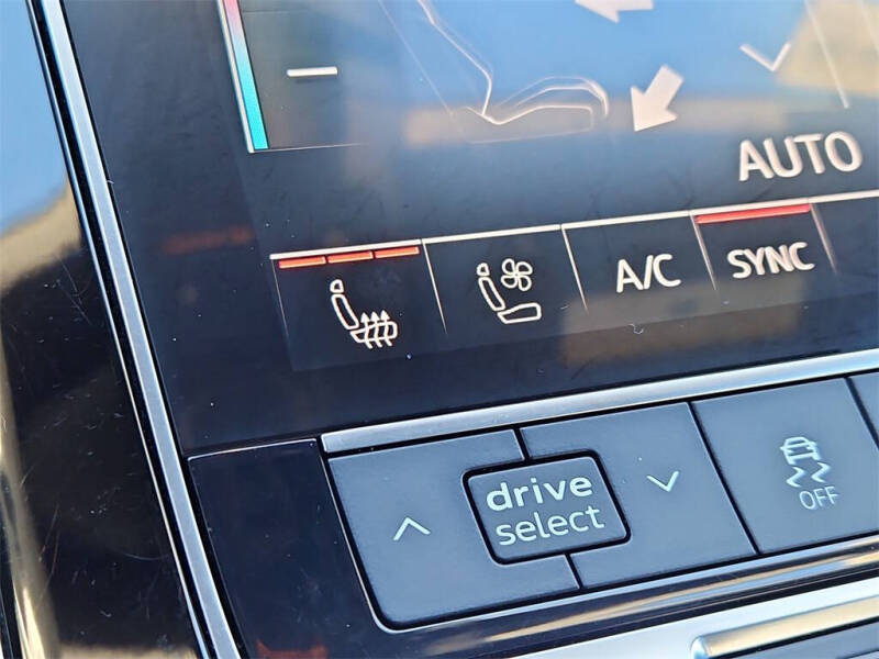 2019 Audi Q8 quattro Premium Plus 55 TFSI