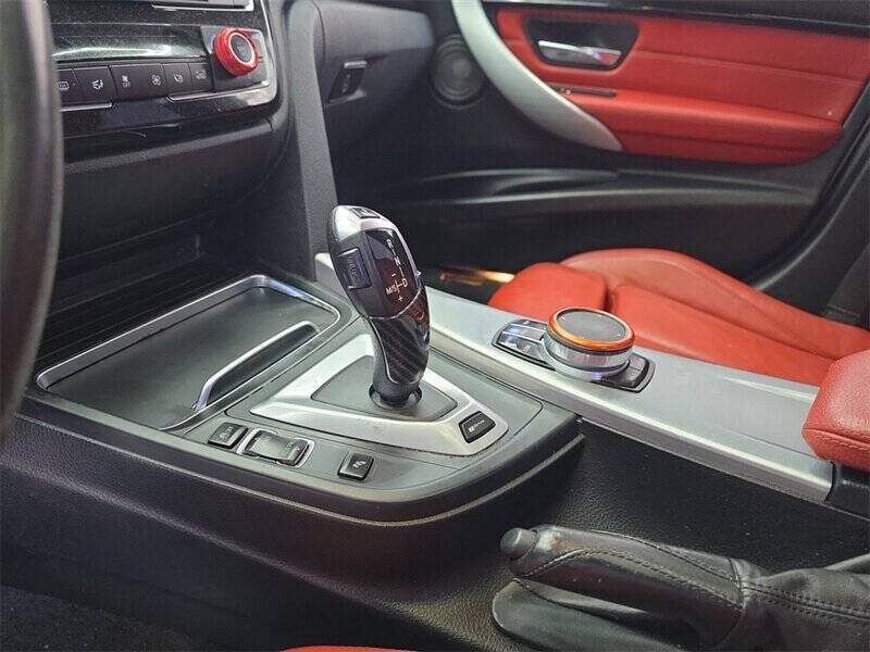 2017 BMW 3 Series 330e iPerformance