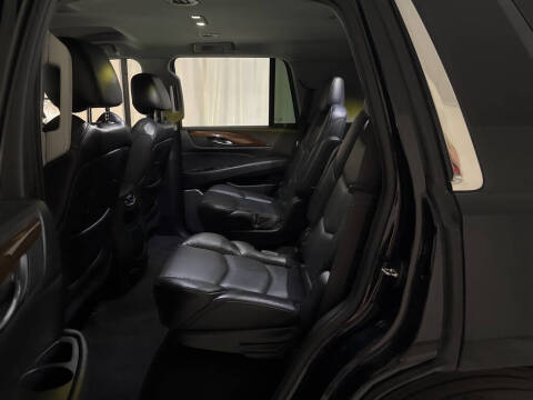 2019 Cadillac Escalade Standard