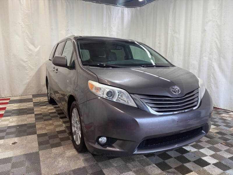 2016 Toyota Sienna XLE 7-Passenger