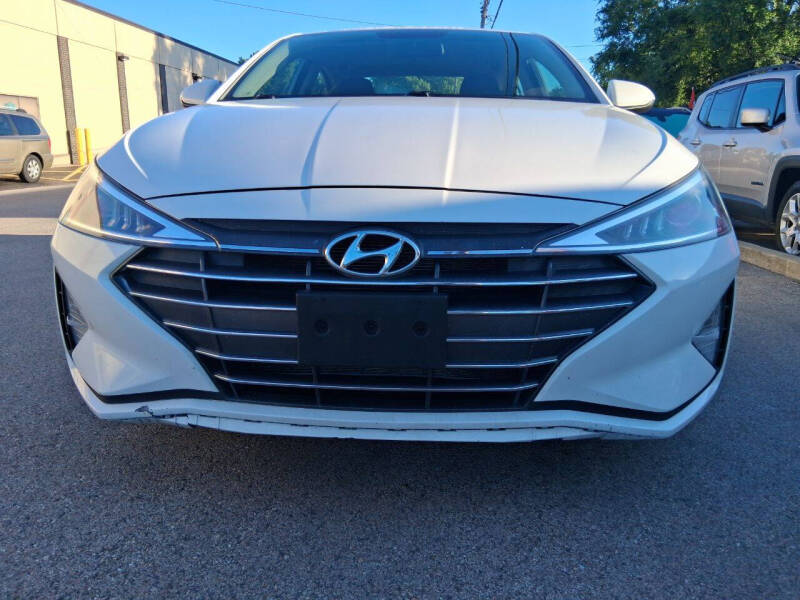 2019 Hyundai Elantra SE