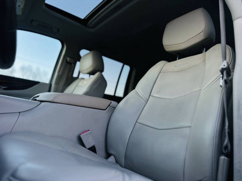 2016 Cadillac Escalade ESV Luxury Collection