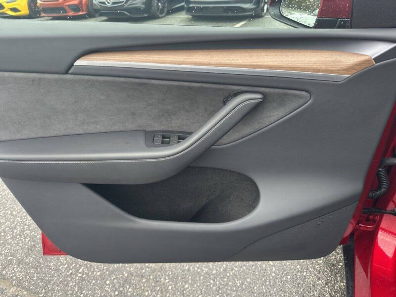 2024 Tesla Model Y Performance