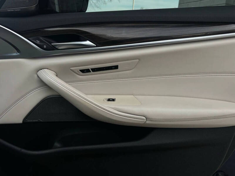 2019 BMW 5 Series 540i