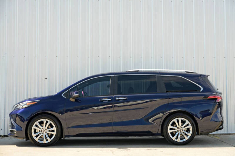 2024 Toyota Sienna Platinum 7-Passenger