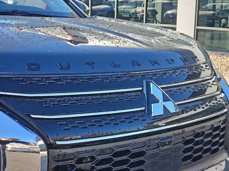 2025 Mitsubishi Outlander PHEV SE