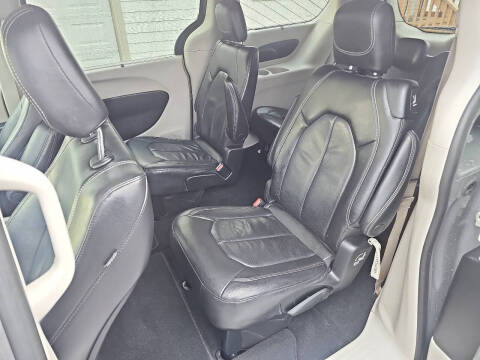 2022 Chrysler Pacifica Touring L