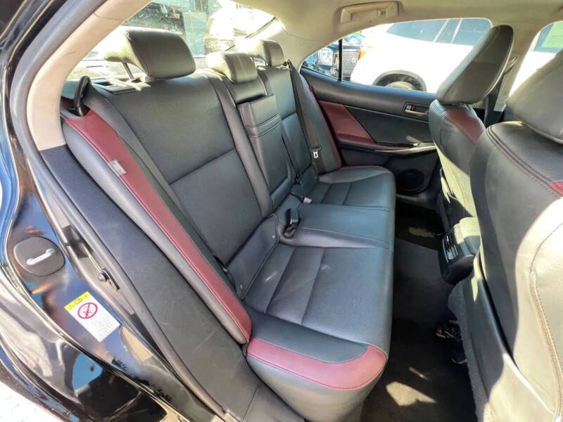 2017 Lexus IS 200t