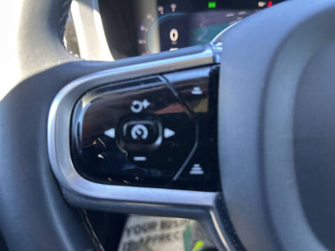 2023 Volvo XC60 B5 Plus Dark Theme
