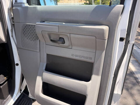 2013 Ford E-Series E-350 SD XLT