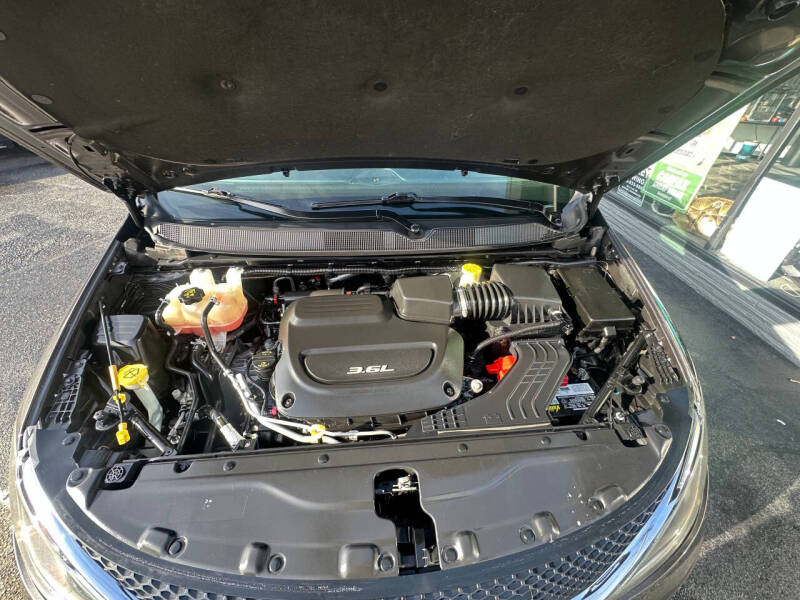 2017 Chrysler Pacifica Touring-L Plus