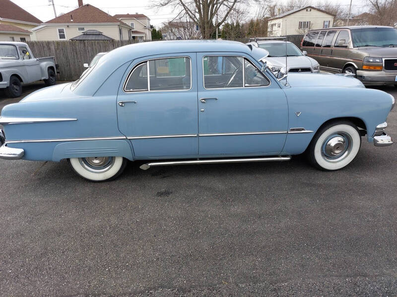 1951 Ford Deluxe