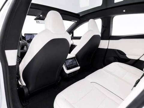 2022 Tesla Model S Plaid