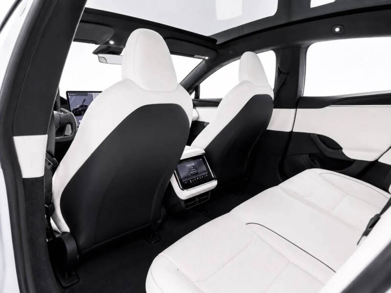 2022 Tesla Model S Plaid