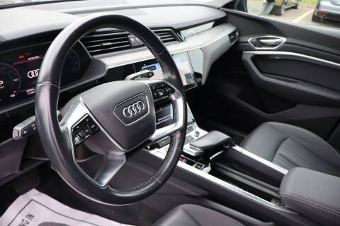 2021 Audi e-tron quattro Premium