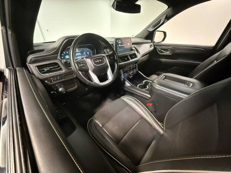 2024 GMC Yukon XL SLT