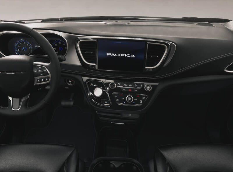 2027 Chrysler Pacifica Select