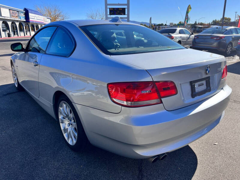 2010 BMW 3 Series 328i photo 4