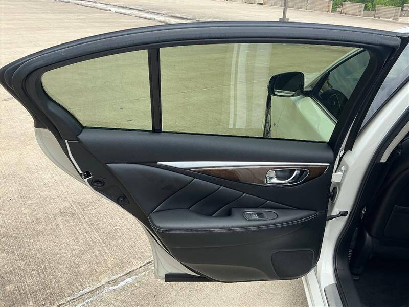 2015 Infiniti Q50