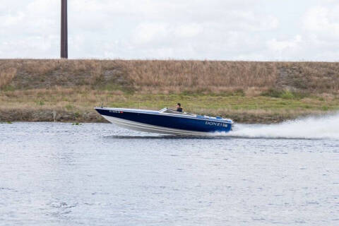 1994 Donzi Marine Classic 22