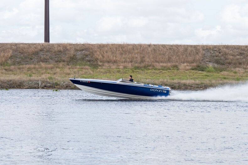 1994 Donzi Marine Classic 22