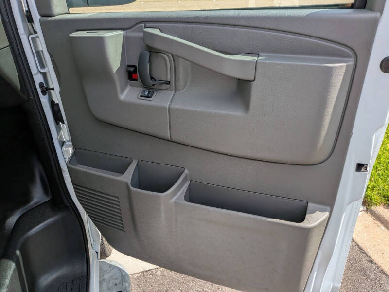 2025 Chevrolet Express 2500