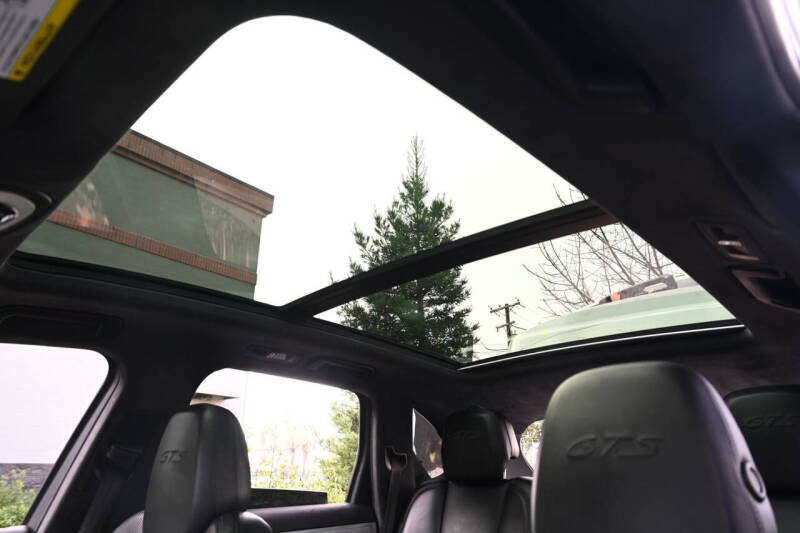 2016 Porsche Cayenne GTS