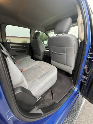 2017 RAM 1500 SLT