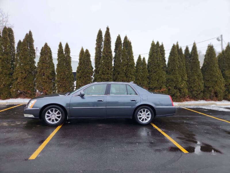 2011 Cadillac DTS Luxury Collection