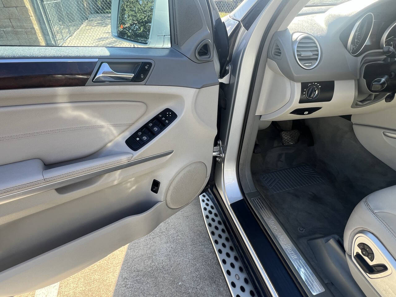 Used Car 2011 Mercedes-benz M-class  Ml 350 4dr Suv For Sale Under $10,000 In Austin, Texas