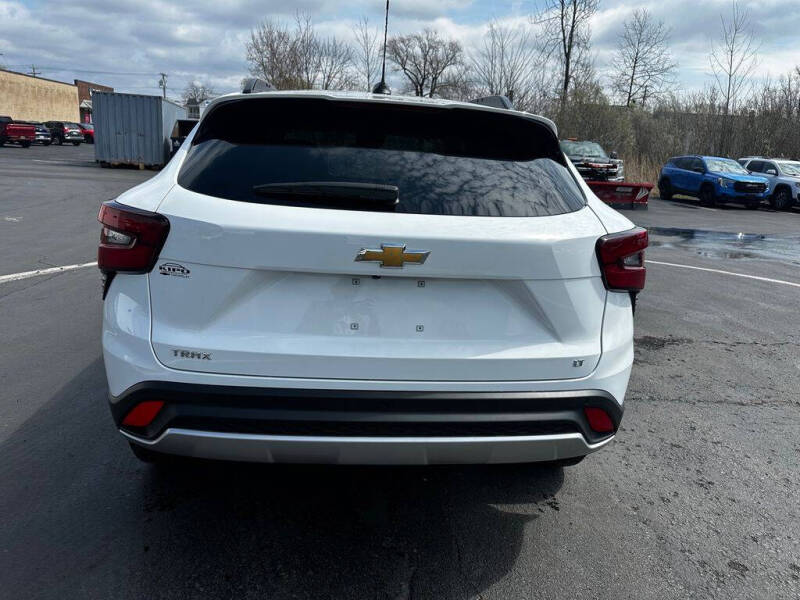 2025 Chevrolet Trax LT