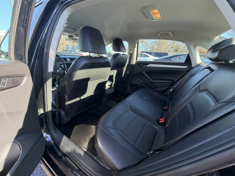 2015 Volkswagen Passat 1.8T Limited Edition