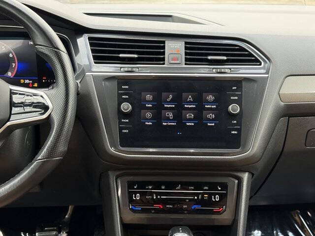 2022 Volkswagen Tiguan SE R-Line Black