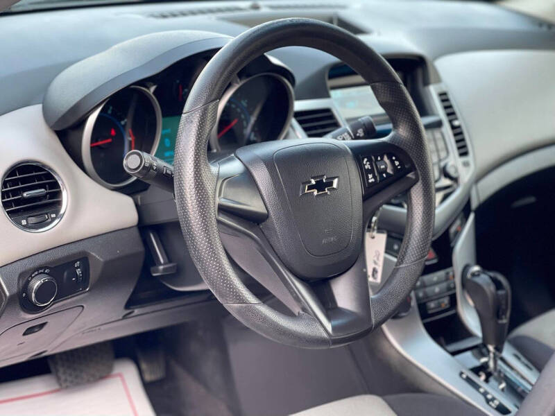 2012 Chevrolet Cruze LS