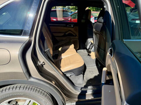 2016 Porsche Cayenne S E-Hybrid